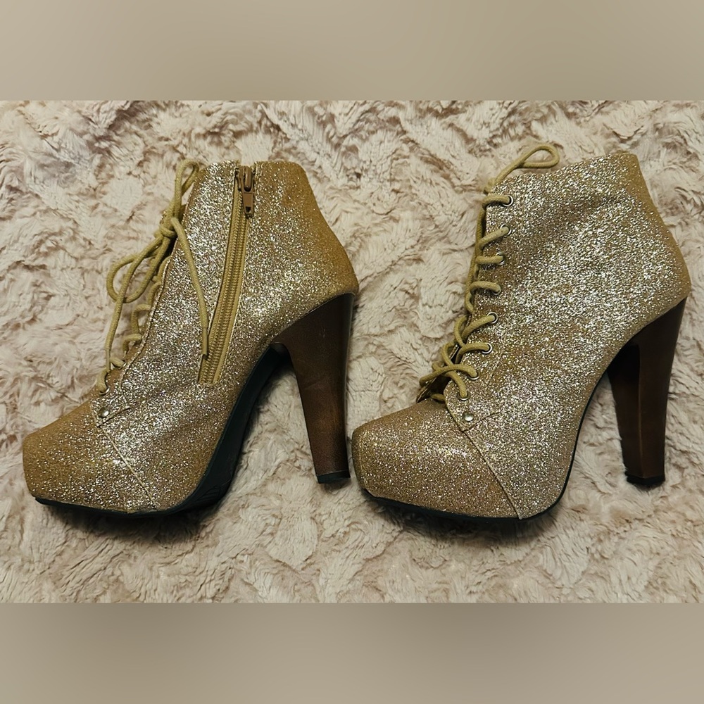 Charlotte Russe Gold Glitter Platform Lace Up Boots Size 6